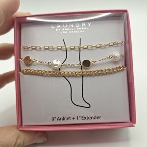 Laundry by Shelli Segal Gold and White Anklet Set